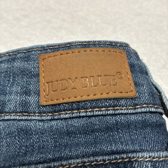 JUDY BLUE Boyfriend Fit Stretch Distressed Medium Wash Denim  Size 13/31 Women's - Picture 14 of 15